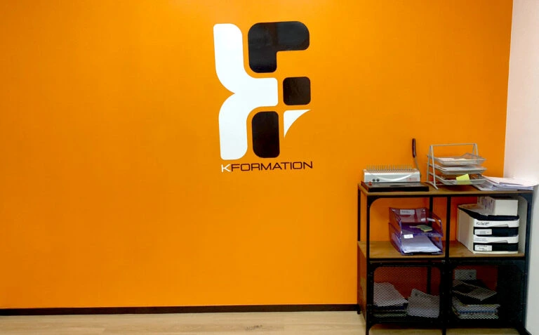 Logo KFormation Logo KFormation au centre k formation